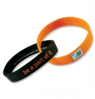 Bracelet en silicone double publicitaire personnalisé : le marquage de ce modèle est en imprimé, en