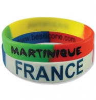 Bracelet en silicone multicolore publicitaire personnalisé : le marquage de ce modèle est en imprimé, en
