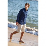 Chemise homme 100% coton twill . manches longues. 2 poches poitrine personalisables avec surpiqûre contrastée. intérieur
