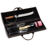 Coffret exclusif à champagne façon croco comprenant 2 flutes, un sabre et un emplacement pour la