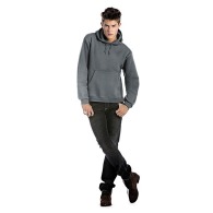 80% coton peigné, 20 % polyester, molleton (intérieur gratté). pst (perfect sweat technology). capuche doublée avec cordon poche kangourou avec coutures renforcées surpiqûres aux épaules et aux emmanchures coupe moderne - 280 gr/m²