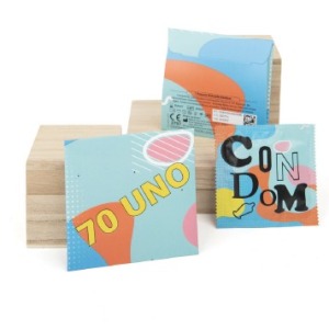 Préservatif dans une pochette carrée de 70 mm