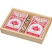 Cartes de jeu dans boîte en bois avec dé cadeau d’entreprise