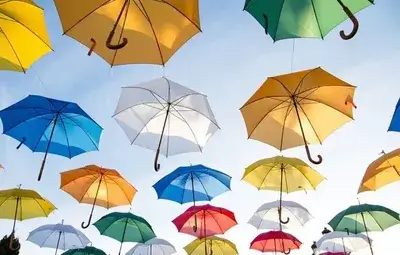 ¿Cómo elegir el paraguas publicitario adecuado para tu marca?