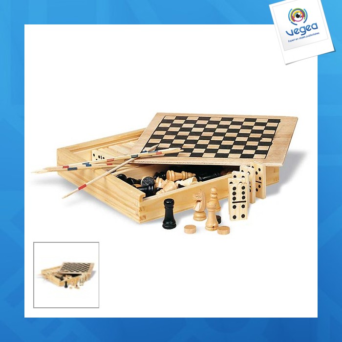  4 jeux dans une boîte en bois
