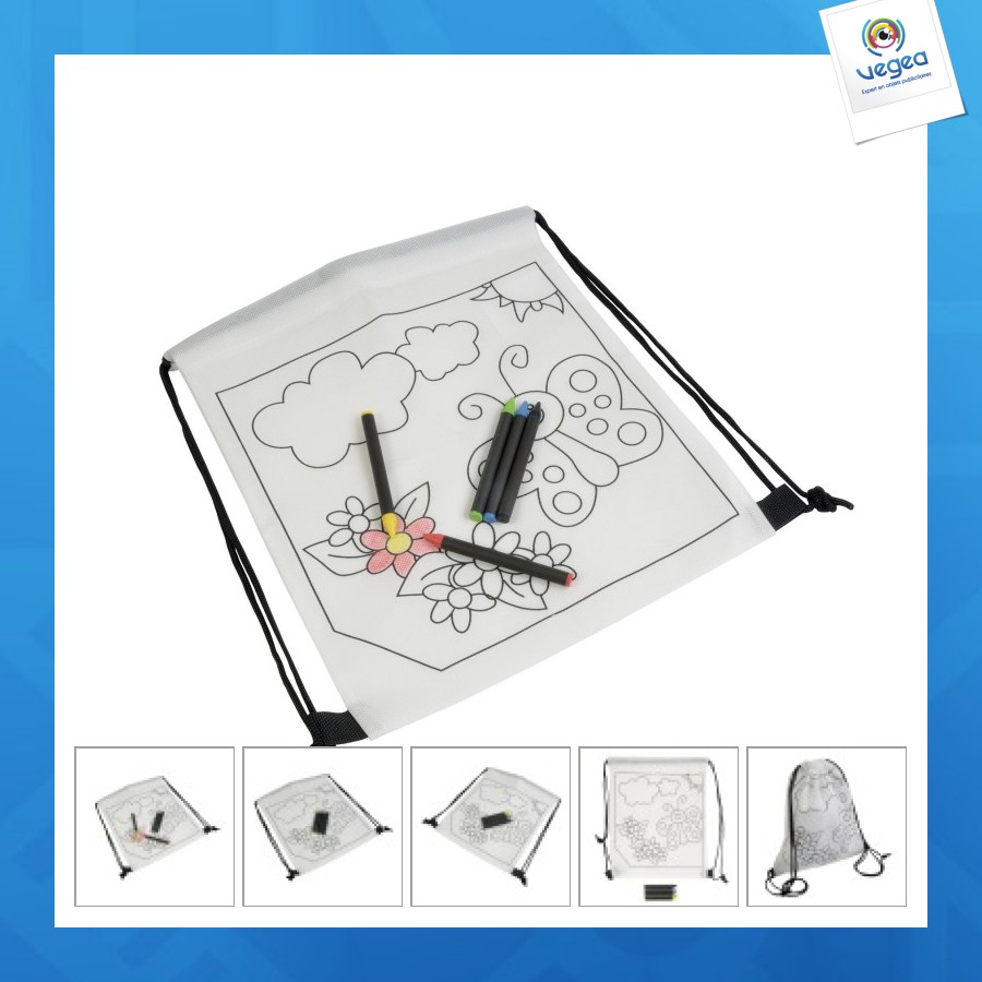 Set de 5 crayons de couleurs à la cire de forme cylindrique, dans un mini sac à dos en tnt