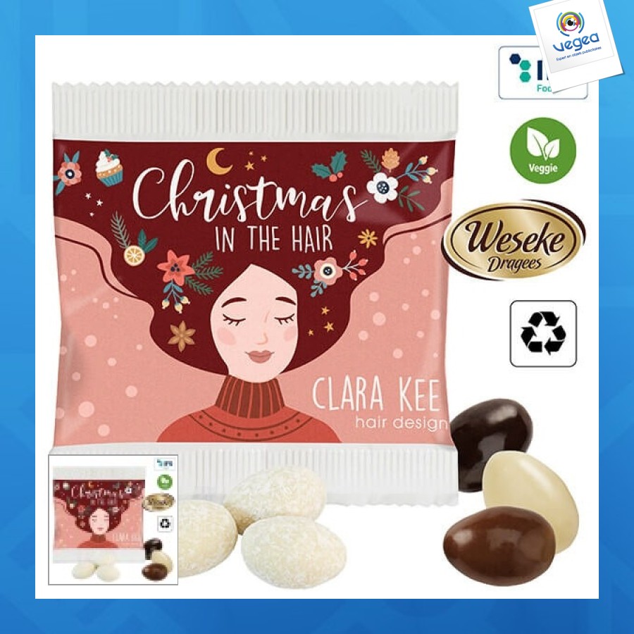 Amandes de noël en sachet de papier Amandes de noël en sachet de papier